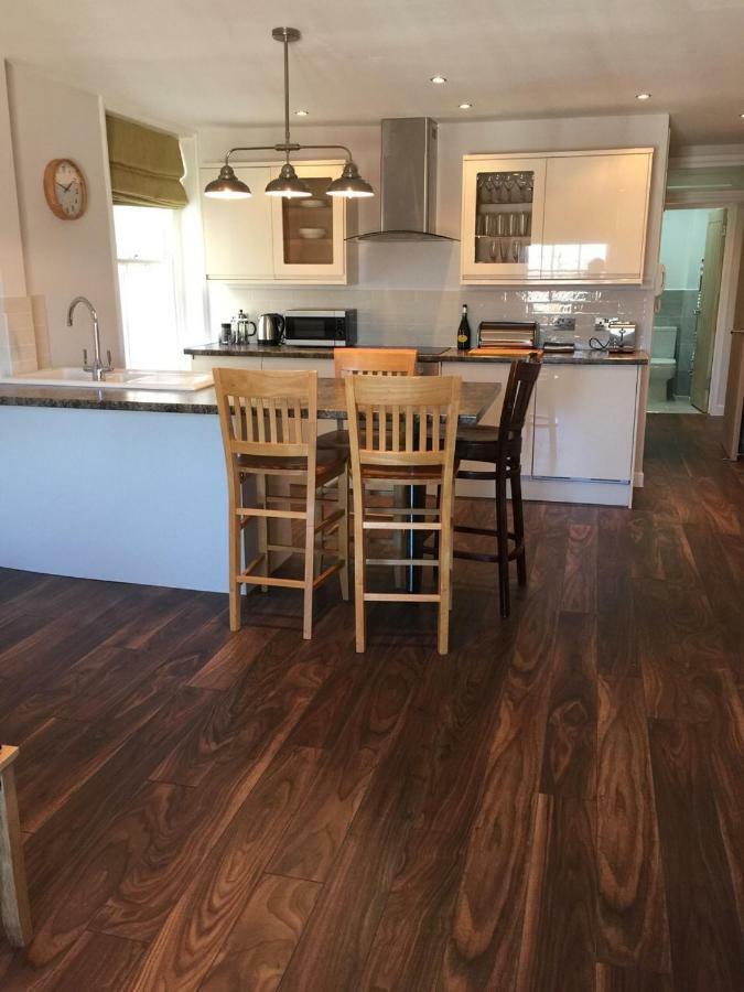 Modern One Bedroom Apartment Near The Seafront 포츠머스 외부 사진